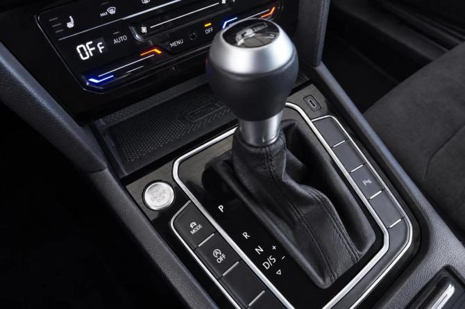 Volkswagen Passat B8 Рестайлинг с пробегом 2021 года, цена 2 180 000 рублей, 150561 км, универсал, Автокод Объявления