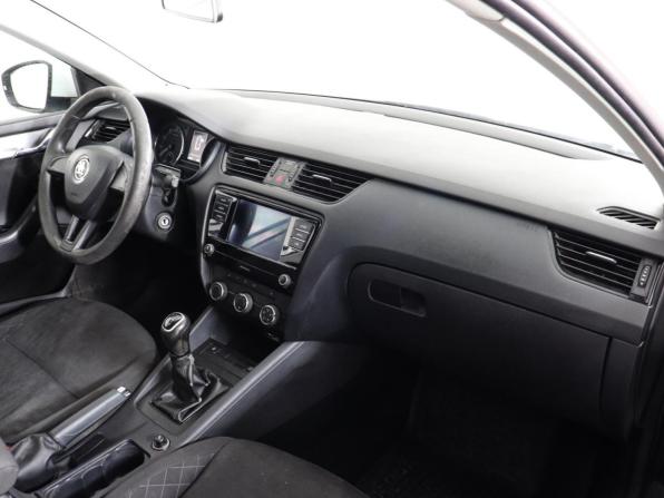 Skoda Octavia III (A7) Рестайлинг с пробегом 2019 года, цена 1 100 000 рублей, 295597 км, лифтбек, Автокод Объявления