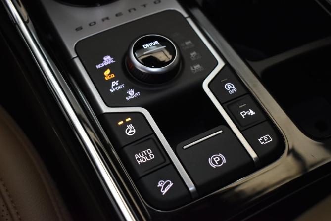 Kia Sorento IV Рестайлинг с пробегом 2023 года, цена 4 790 000 рублей, 26079 км, внедорожник, Автокод Объявления