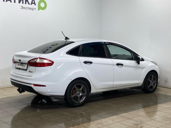 Ford Fiesta Mk6 Рестайлинг с пробегом 2017 года, цена 599 000 рублей, 236000 км, седан, Автокод Объявления