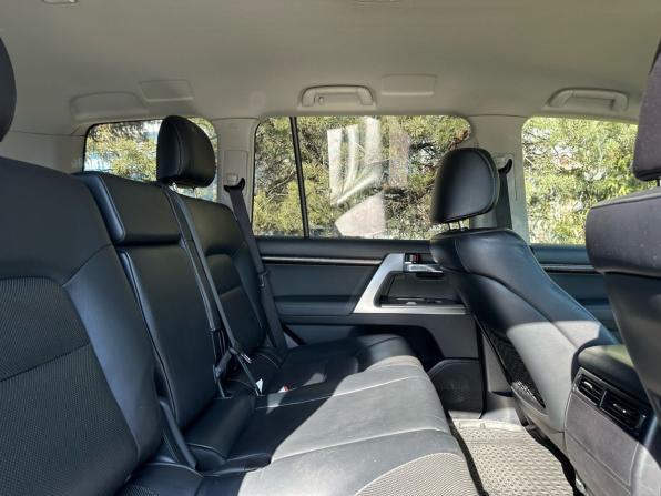 Toyota Land Cruiser 200 Series Рестайлинг 1 с пробегом 2013 года, цена 4 670 000 рублей, 94485 км, внедорожник, Автокод Объявления