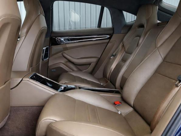 Porsche Panamera II с пробегом 2017 года, цена 7 377 000 рублей, 103558 км, лифтбек, Автокод Объявления