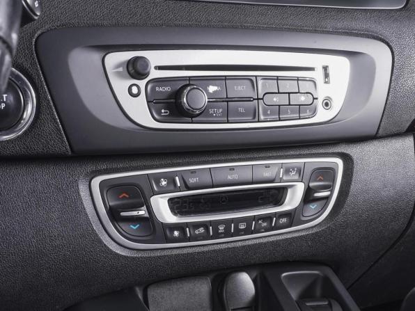 Renault Scenic III Рестайлинг с пробегом 2013 года, цена 870 000 рублей, 175203 км, компактвэн, Автокод Объявления