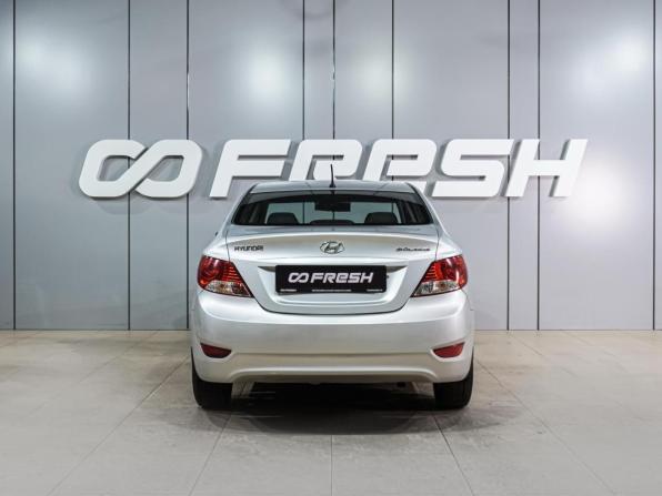 Hyundai Solaris I с пробегом 2014 года, цена 899 000 рублей, 105700 км, седан, Автокод Объявления
