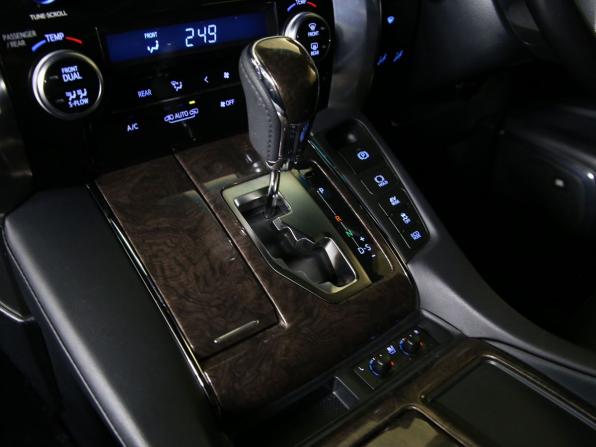 Toyota Alphard III Рестайлинг с пробегом 2022 года, цена 6 000 000 рублей, 90029 км, минивэн, Автокод Объявления