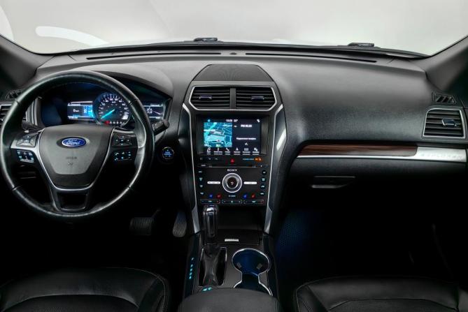 Ford Explorer V Рестайлинг с пробегом 2017 года, цена 2 339 000 рублей, 211330 км, внедорожник, Автокод Объявления