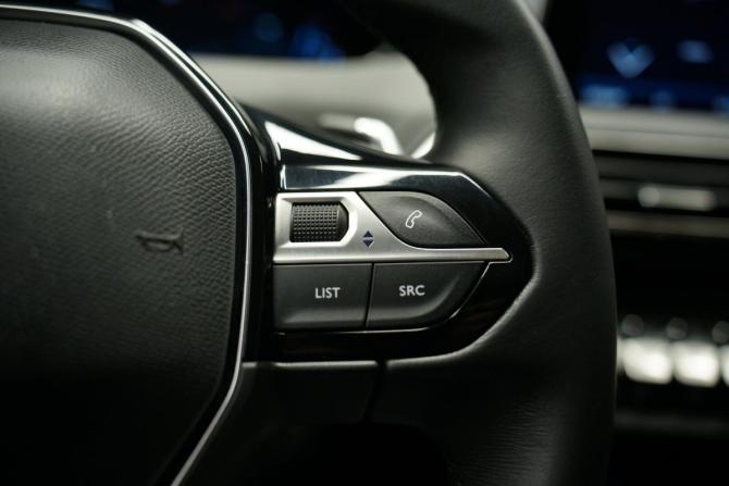 Peugeot 3008 II с пробегом 2018 года, цена 1 988 000 рублей, 100000 км, внедорожник, Автокод Объявления