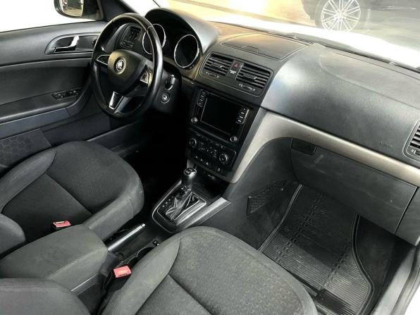 Skoda Yeti I Рестайлинг с пробегом 2015 года, цена 1 129 900 рублей, 163552 км, внедорожник, Автокод Объявления