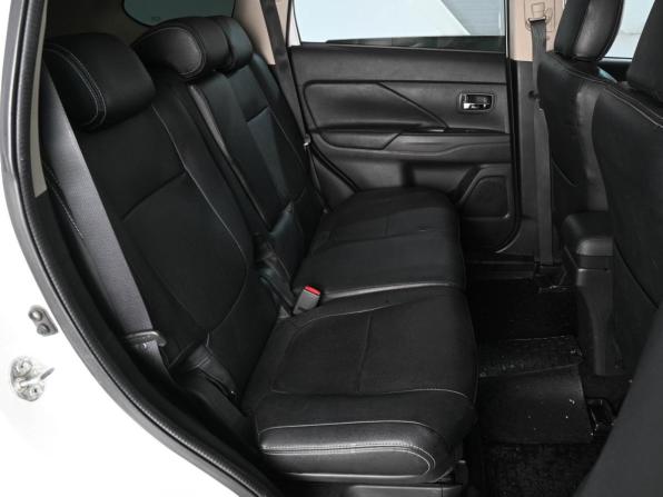 Mitsubishi Outlander III Рестайлинг 2 с пробегом 2016 года, цена 1 789 000 рублей, 98741 км, внедорожник, Автокод Объявления