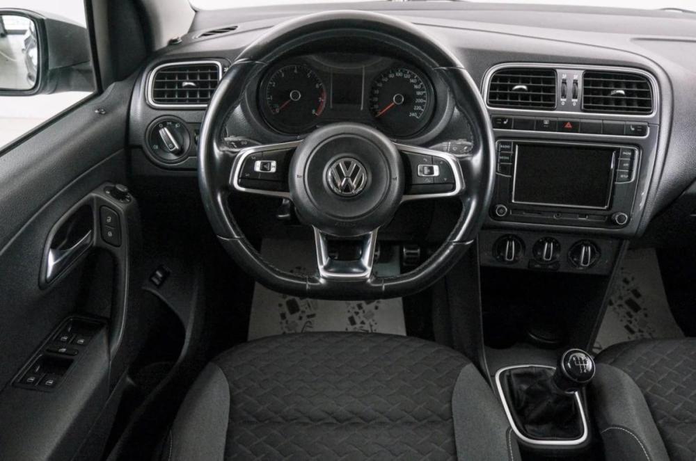 Volkswagen Polo V Рестайлинг Красноярск  - изображение 15