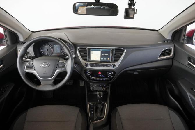 Hyundai Solaris II с пробегом 2017 года, цена 1 390 000 рублей, 139000 км, седан, Автокод Объявления