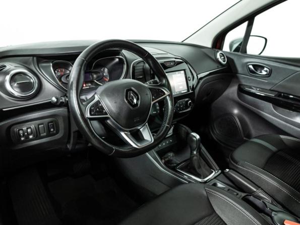 Renault Kaptur I Рестайлинг с пробегом 2022 года, цена 1 749 700 рублей, 49130 км, внедорожник, Автокод Объявления