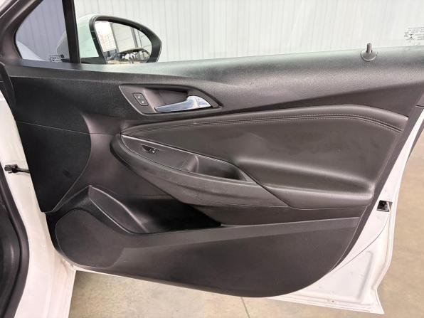 Chevrolet Cruze II с пробегом 2017 года, цена 897 000 рублей, 347202 км, хэтчбек, Автокод Объявления