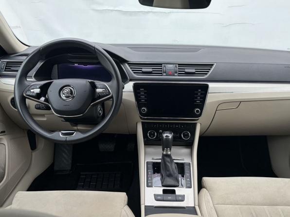 Skoda Superb III Рестайлинг с пробегом 2020 года, цена 2 399 000 рублей, 158134 км, лифтбек, Автокод Объявления