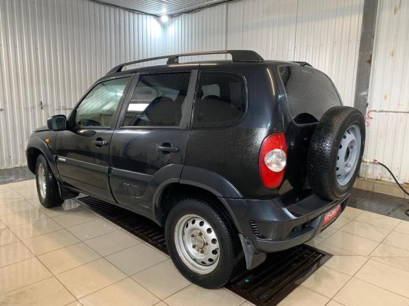Chevrolet Niva I Рестайлинг с пробегом 2011 года, цена 415 000 рублей, 124000 км, внедорожник, Автокод Объявления