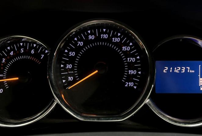 Renault Sandero II с пробегом 2015 года, цена 710 000 рублей, 211237 км, хэтчбек, Автокод Объявления