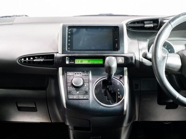 Toyota Wish II с пробегом 2009 года, цена 1 300 000 рублей, 150150 км, минивэн, Автокод Объявления