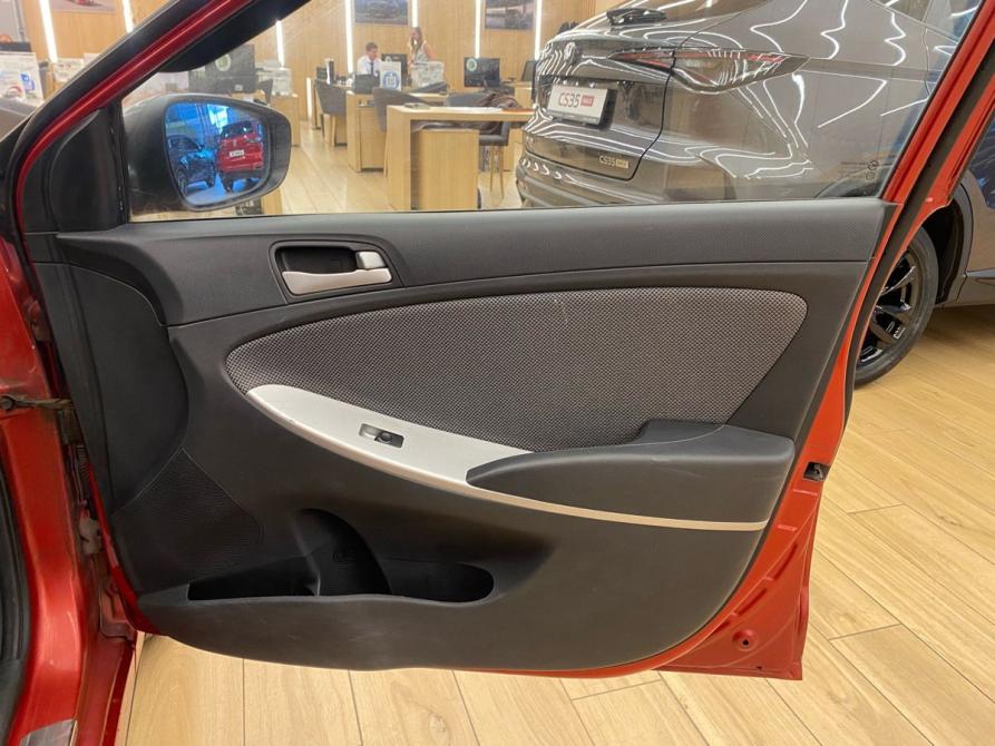Hyundai Solaris I Санкт-Петербург  - изображение 17