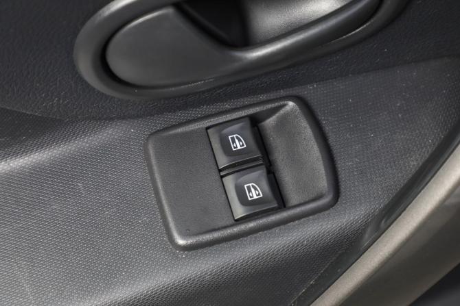 Renault Logan II Рестайлинг с пробегом 2021 года, цена 1 059 000 рублей, 54901 км, седан, Автокод Объявления