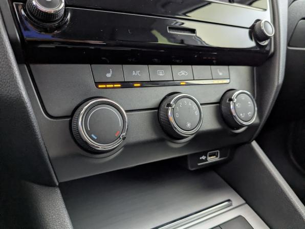 Skoda Octavia III (A7) Рестайлинг с пробегом 2019 года, цена 1 725 000 рублей, 107653 км, лифтбек, Автокод Объявления