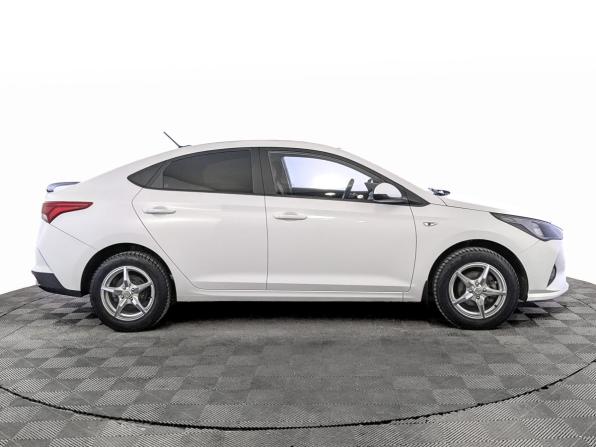 Hyundai Solaris II Рестайлинг с пробегом 2022 года, цена 1 610 000 рублей, 76766 км, седан, Автокод Объявления