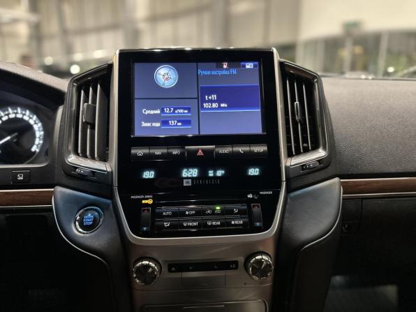 Toyota Land Cruiser 200 Series Рестайлинг 2 с пробегом 2019 года, цена 6 930 000 рублей, 232788 км, внедорожник, Автокод Объявления