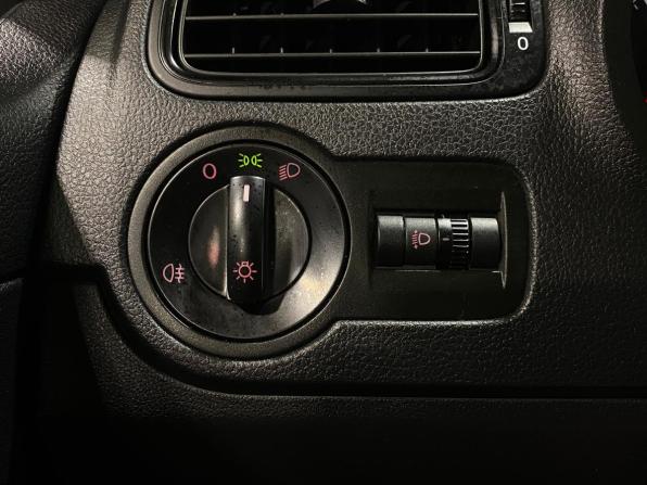 Volkswagen Polo V Рестайлинг с пробегом 2018 года, цена 800 000 рублей, 222971 км, седан, Автокод Объявления