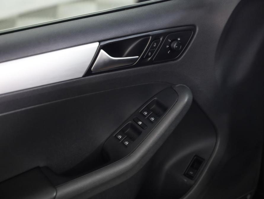 Volkswagen Jetta VI Рестайлинг Санкт-Петербург  - изображение 16