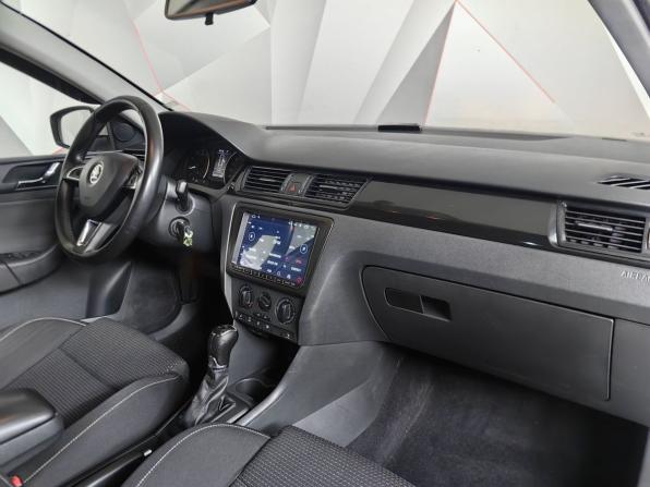Skoda Rapid I с пробегом 2015 года, цена 879 000 рублей, 209754 км, лифтбек, Автокод Объявления