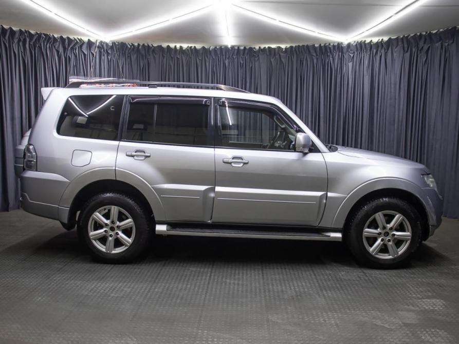 Mitsubishi Pajero IV Рестайлинг 1 Москва  - изображение 4