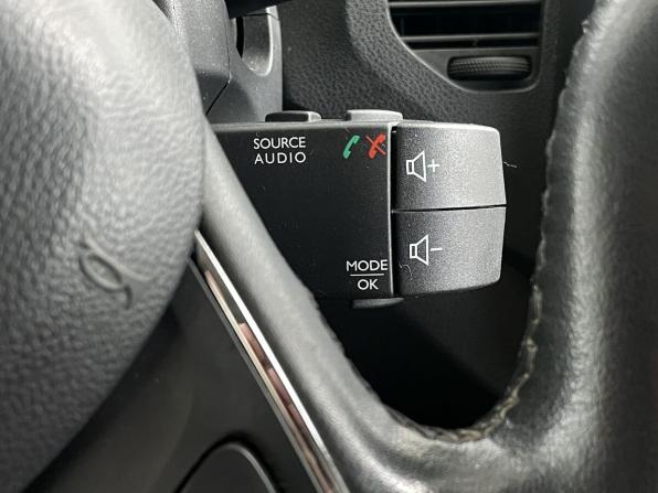 Renault Kaptur I с пробегом 2016 года, цена 1 358 000 рублей, 62918 км, внедорожник, Автокод Объявления