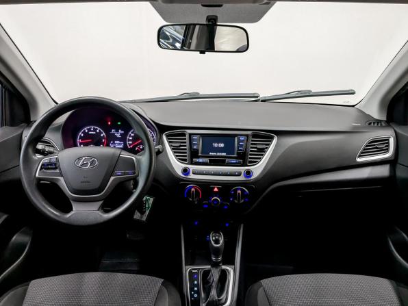 Hyundai Solaris II с пробегом 2017 года, цена 1 015 000 рублей, 226605 км, седан, Автокод Объявления