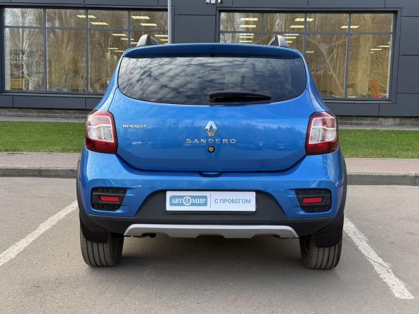 Renault Sandero II с пробегом 2017 года, цена 629 000 рублей, 329566 км, хэтчбек, Автокод Объявления