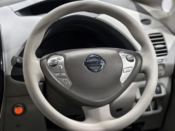 Nissan Leaf I (ZE0/AZE0) с пробегом 2011 года, цена 615 000 рублей, 19857 км, хэтчбек, Автокод Объявления