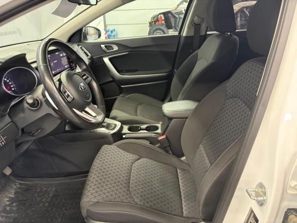 Kia Ceed III с пробегом 2021 года, цена 1 877 000 рублей, 82116 км, универсал, Автокод Объявления