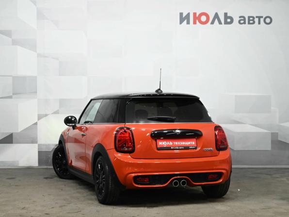 Mini Hatch III (F55/F56) Рестайлинг с пробегом 2018 года, цена 2 400 000 рублей, 50995 км, хэтчбек, Автокод Объявления