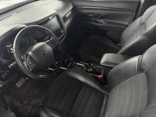 Mitsubishi Outlander III Рестайлинг 3 с пробегом 2022 года, цена 2 579 000 рублей, 106000 км, внедорожник, Автокод Объявления