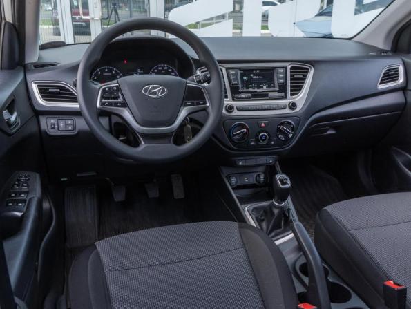 Hyundai Solaris II Рестайлинг с пробегом 2021 года, цена 1 289 000 рублей, 46848 км, седан, Автокод Объявления
