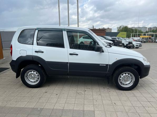 Chevrolet Niva I Рестайлинг с пробегом 2018 года, цена 680 000 рублей, 117000 км, внедорожник, Автокод Объявления