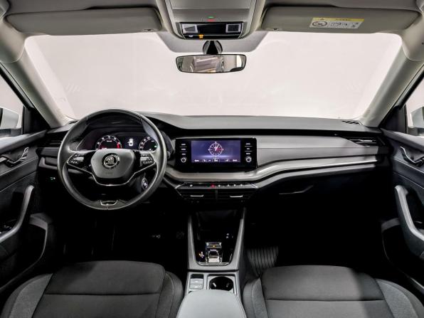 Skoda Octavia IV (A8) с пробегом 2021 года, цена 2 190 000 рублей, 65726 км, лифтбек, Автокод Объявления