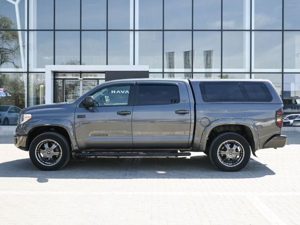 Toyota Tundra II Рестайлинг с пробегом 2018 года, цена 5 549 900 рублей, 61596 км, пикап, Автокод Объявления