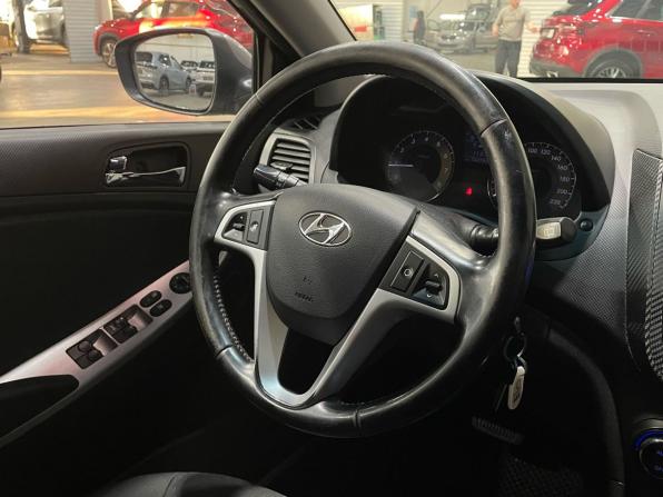 Hyundai Solaris I с пробегом 2012 года, цена 725 000 рублей, 164782 км, хэтчбек, Автокод Объявления
