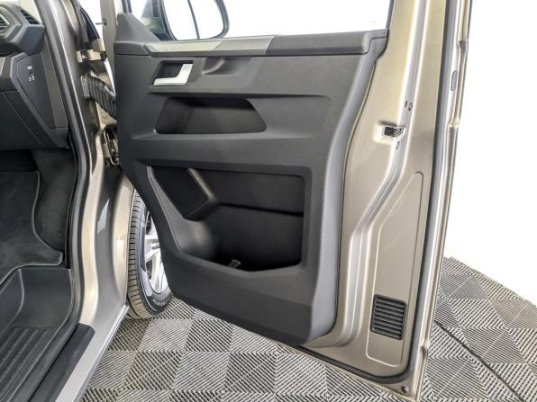 Volkswagen Multivan T6 Рестайлинг с пробегом 2021 года, цена 6 000 000 рублей, 120666 км, минивэн, Автокод Объявления