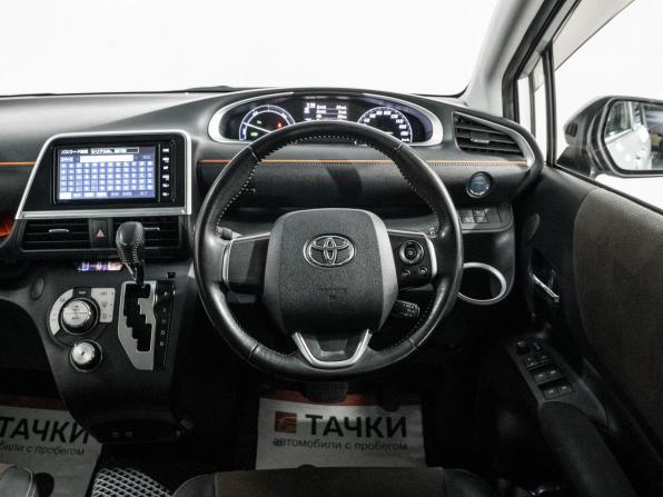 Toyota Sienta II Рестайлинг с пробегом 2018 года, цена 1 400 500 рублей, 102530 км, компактвэн, Автокод Объявления