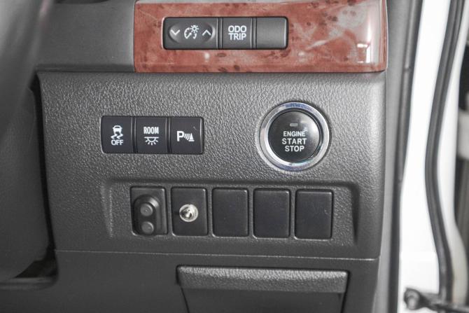 Toyota Vellfire I с пробегом 2010 года, цена 2 199 000 рублей, 163000 км, минивэн, Автокод Объявления