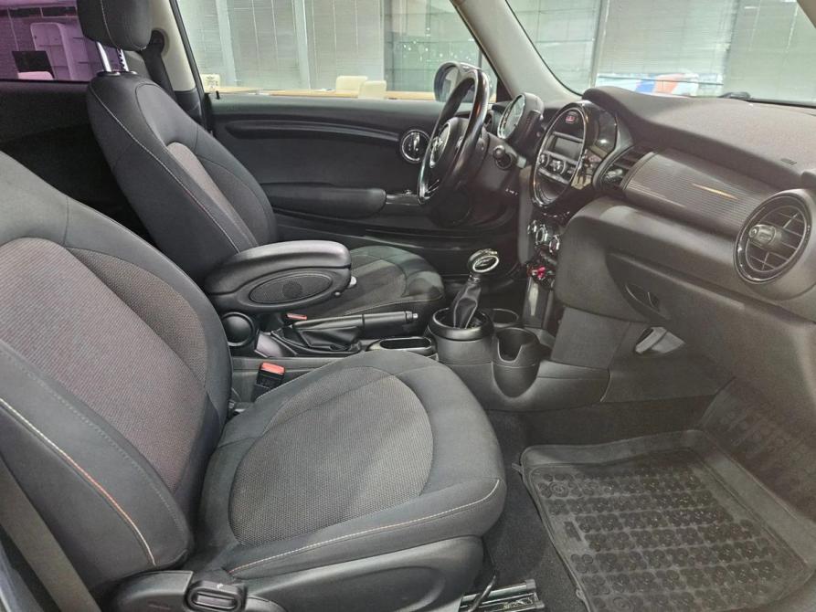 Mini Hatch III (F55/F56) Москва  - изображение 15