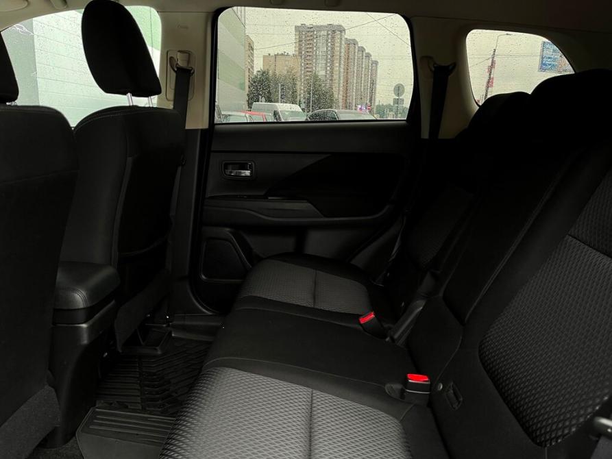 Mitsubishi Outlander III Рестайлинг 2 Санкт-Петербург  - изображение 9