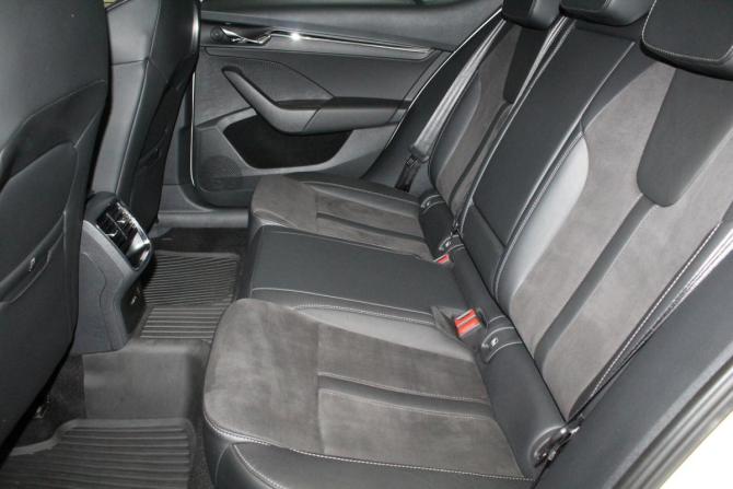 Skoda Octavia IV (A8) с пробегом 2021 года, цена 2 399 000 рублей, 27650 км, лифтбек, Автокод Объявления
