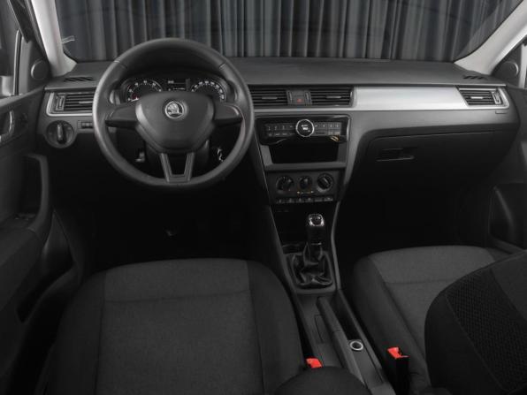 Skoda Rapid I с пробегом 2017 года, цена 1 099 000 рублей, 97757 км, лифтбек, Автокод Объявления