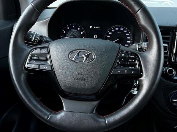 Hyundai Solaris II Рестайлинг с пробегом 2022 года, цена 1 798 600 рублей, 35962 км, седан, Автокод Объявления